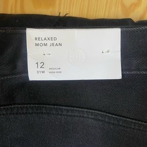 American Eagle Relaxed Mom Jean
